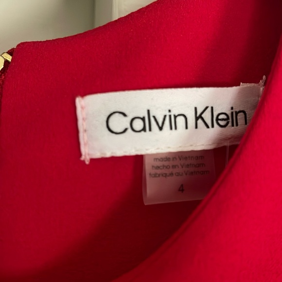 Calvin Klein Belted Short Sleeve Jumpsuit in Red w Gold Zipper & Pockets - Picture 6 of 12